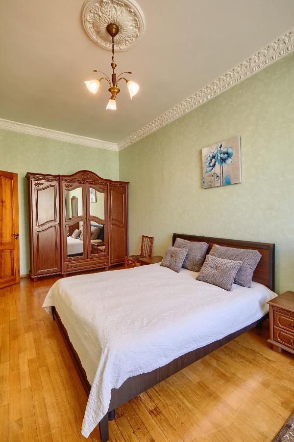 Apartment near Lva Tolstoho Square Kyjev Exteriér fotografie